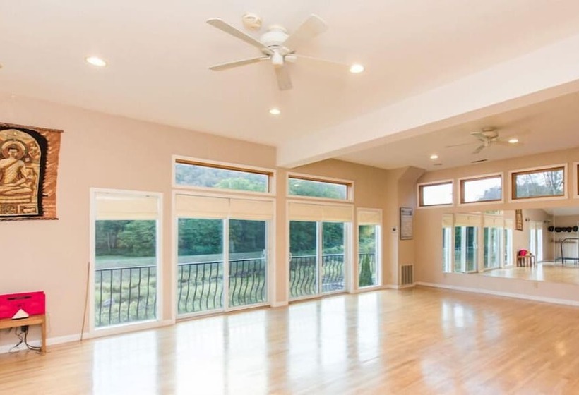 ホテル Copperhood Retreat & Spa