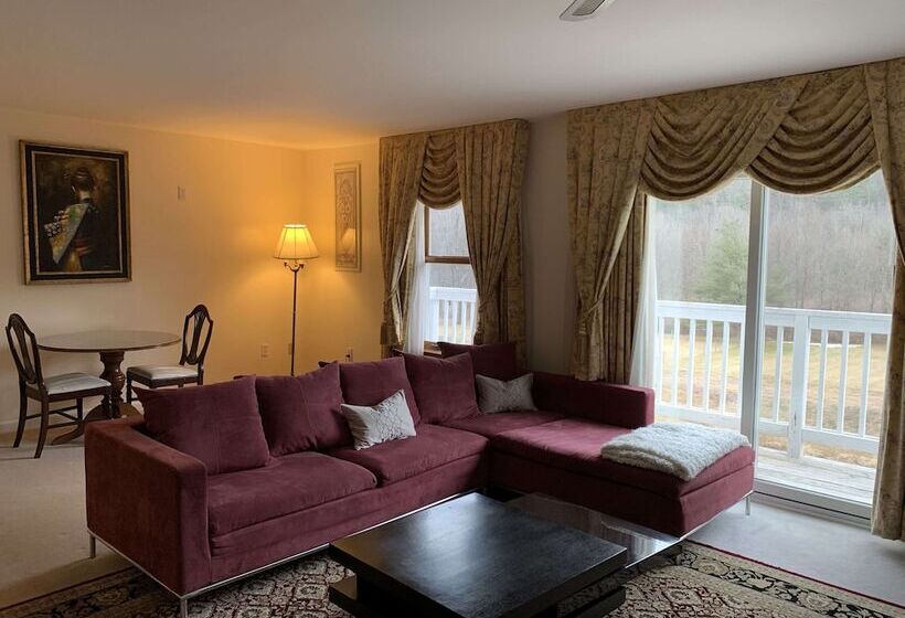 Отель Copperhood Retreat & Spa