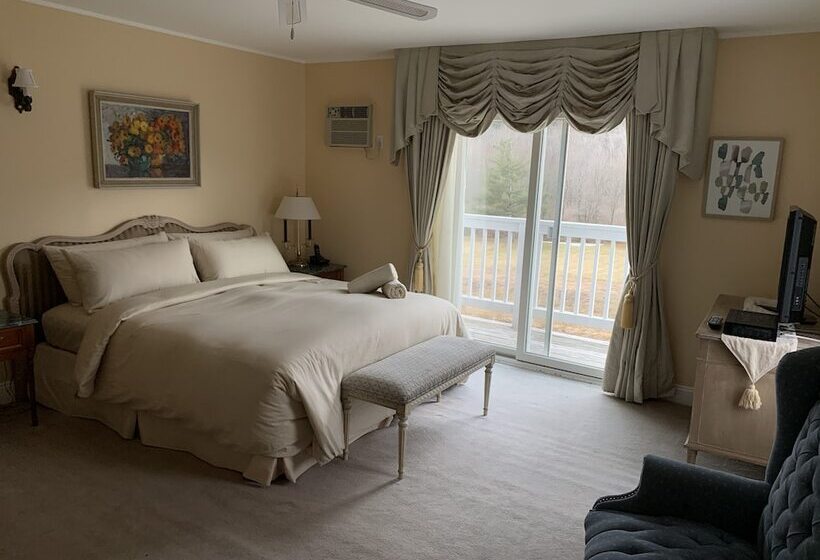 Отель Copperhood Retreat & Spa