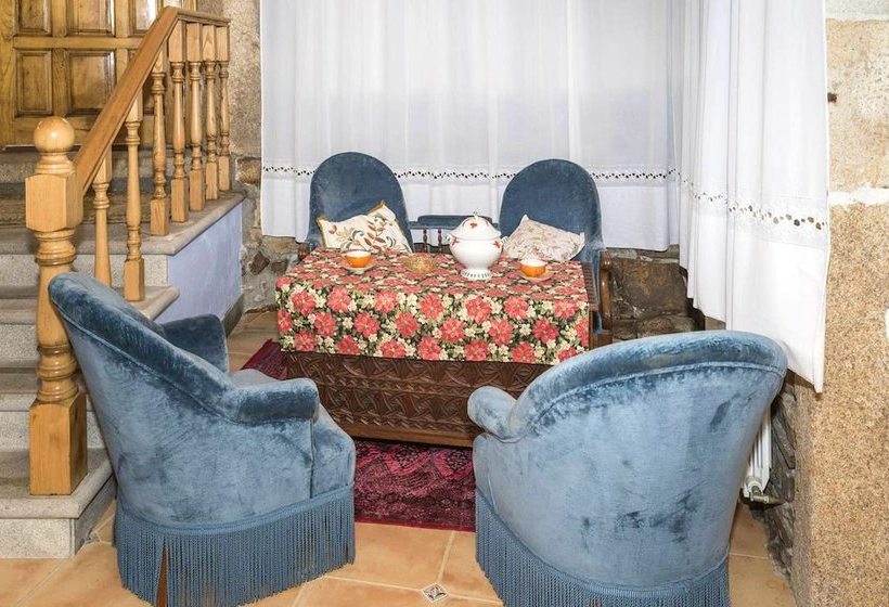 Spacious House With Mountain View In Carboeiro De Francia