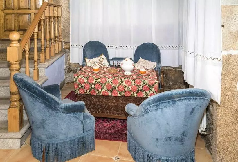 Spacious House With Mountain View In Carboeiro De Francia