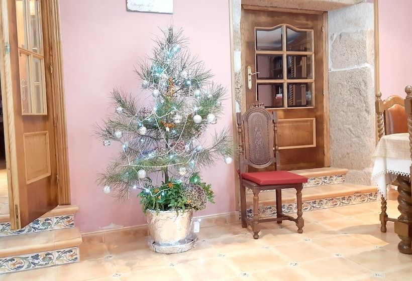 Spacious House With Mountain View In Carboeiro De Francia