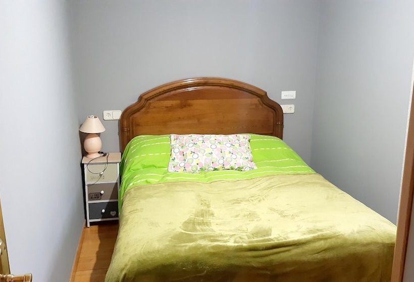 Spacious House With Mountain View In Carboeiro De Francia