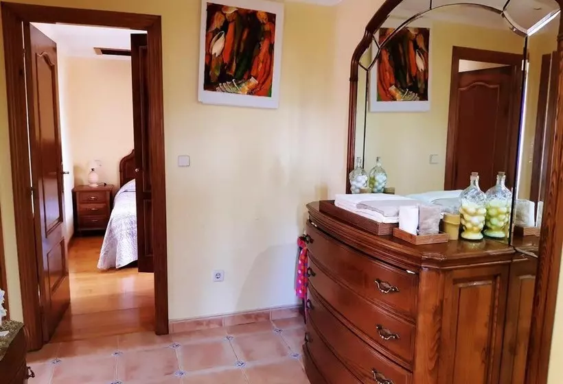 Spacious House With Mountain View In Carboeiro De Francia