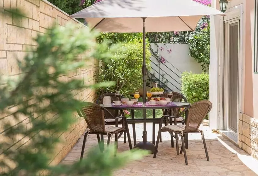 New Stylish Apartment With Sea View