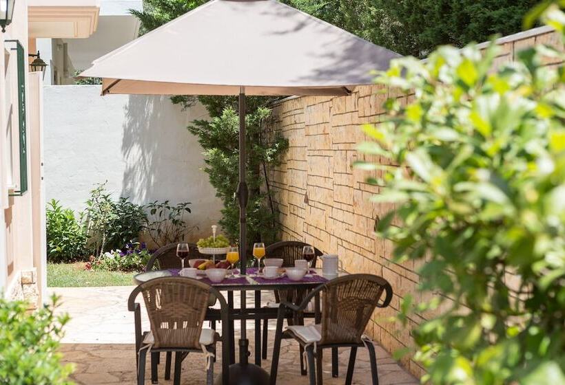 New Stylish Apartment With Sea View