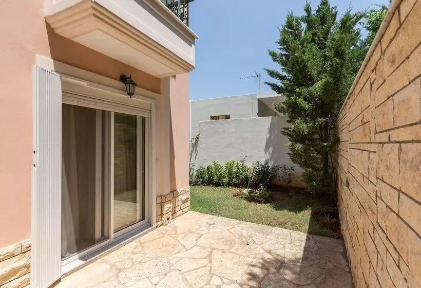 New Stylish Apartment With Sea View