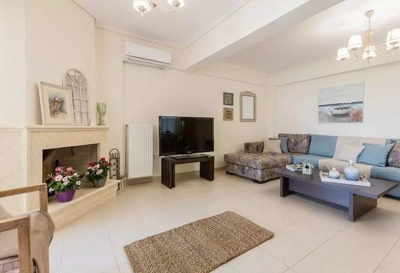 New Stylish Apartment With Sea View