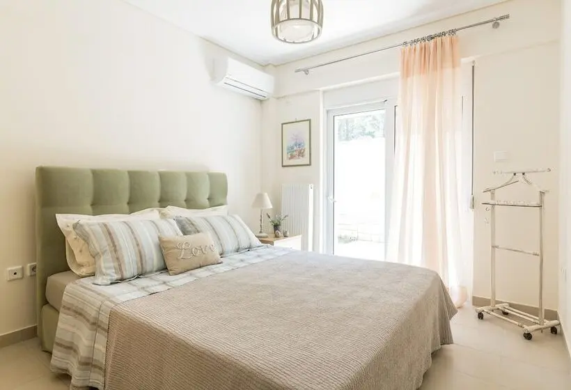 New Stylish Apartment With Sea View