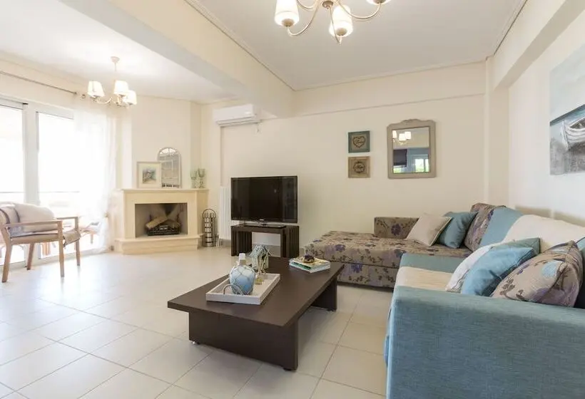 New Stylish Apartment With Sea View