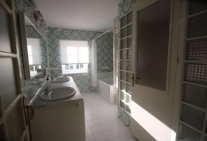 Rent&dream Villa Malaga Manila