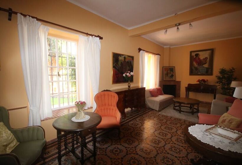 Rent&dream Villa Malaga Manila