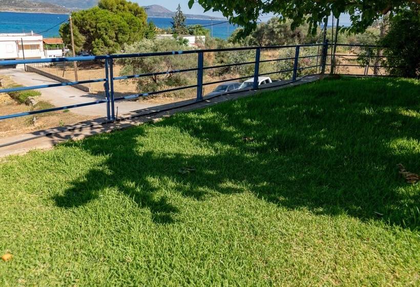 Seaview Flat Steps To The Beach