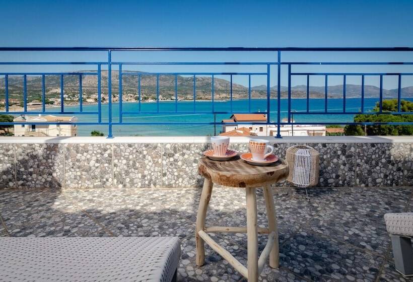 Seaview Flat Steps To The Beach