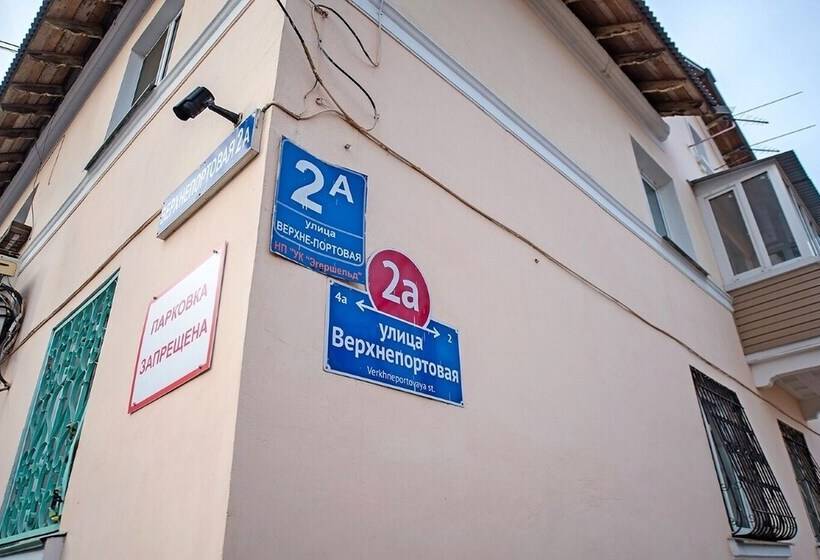 Apartment On Verhneportovaya 2a