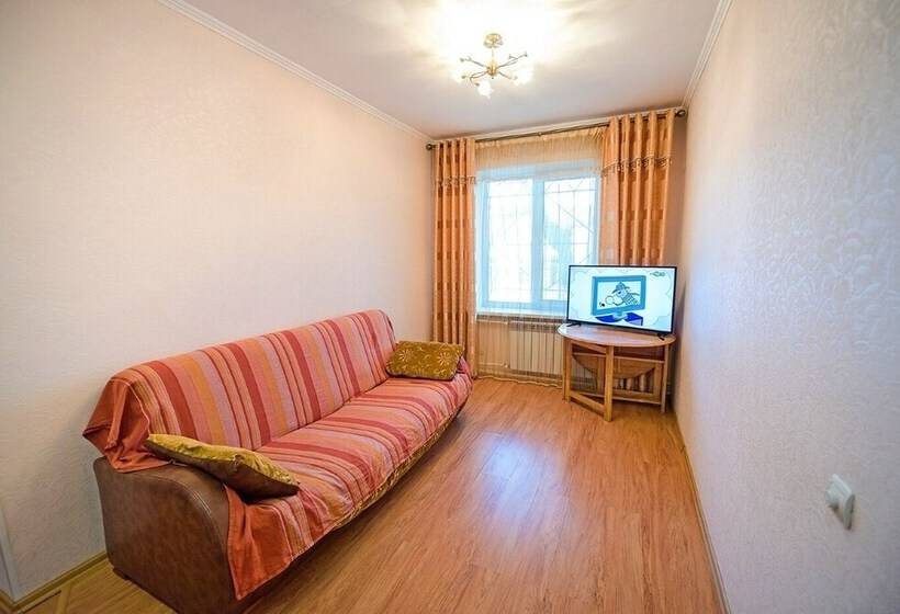 Apartment On Verhneportovaya 2a