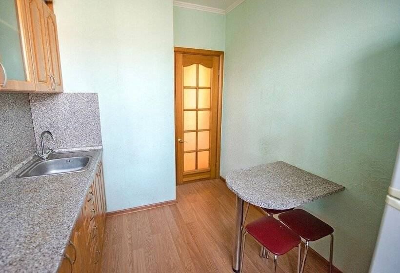 Apartment On Verhneportovaya 2a