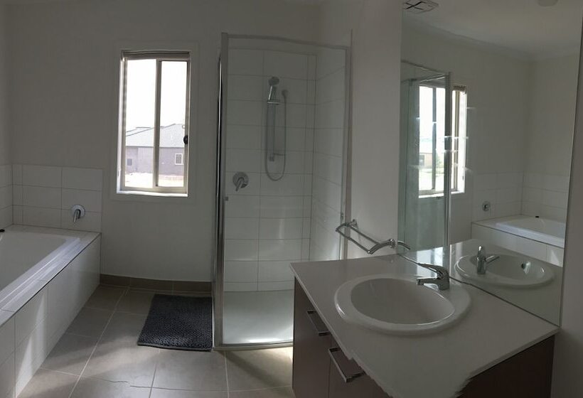 Apple House Point Cook