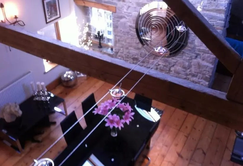 Aamiaismajoitus (B&B) Beudy Bach