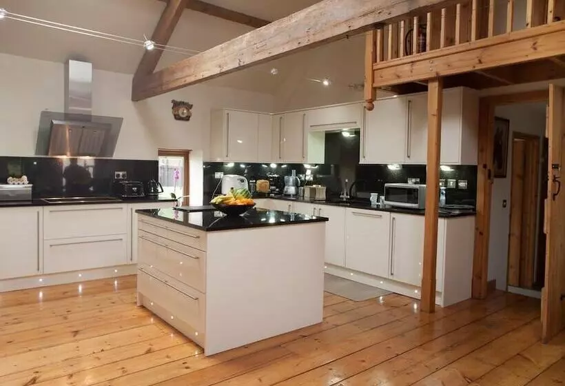 Aamiaismajoitus (B&B) Beudy Bach