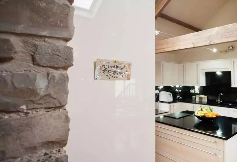 Aamiaismajoitus (B&B) Beudy Bach