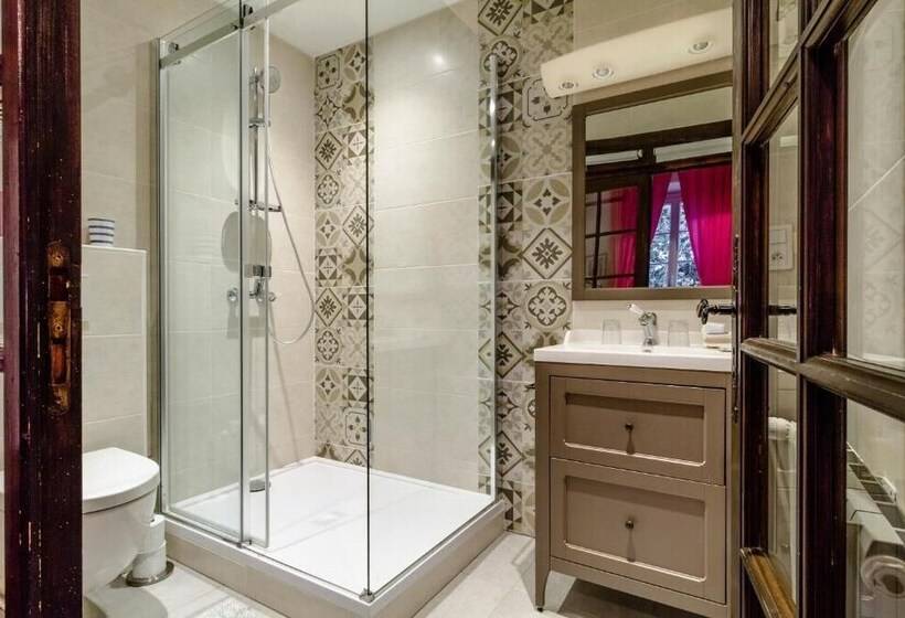 تختخواب و صبحانه Chambre D Hotes Presbytère St Symphorien