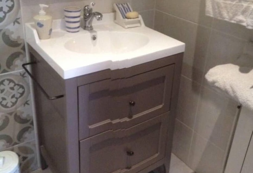 تختخواب و صبحانه Chambre D Hotes Presbytère St Symphorien