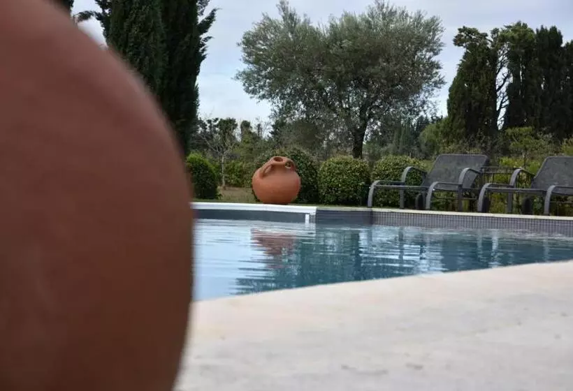 Aamiaismajoitus (B&B) Mas La Pomarede