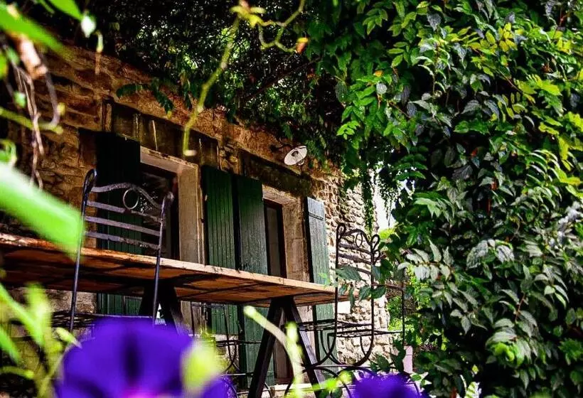 Aamiaismajoitus (B&B) Mas La Pomarede