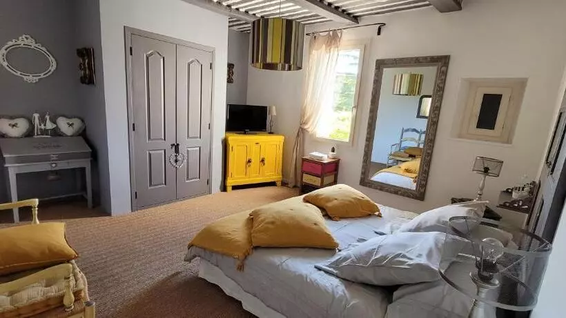 Aamiaismajoitus (B&B) Mas La Pomarede