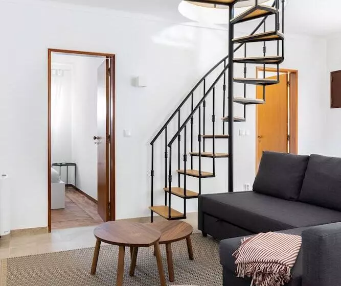 Carvoeira Surf & Family Villa