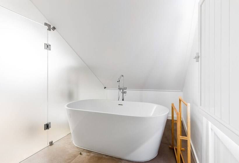 Carvoeira Surf & Family Villa