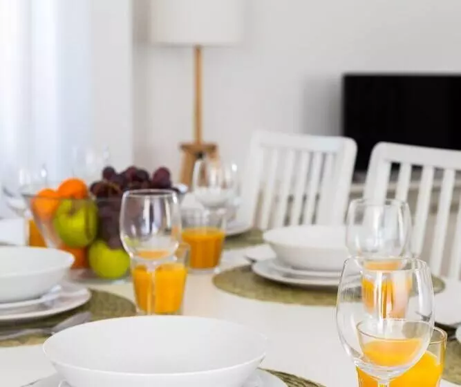 Carvoeira Surf & Family Villa