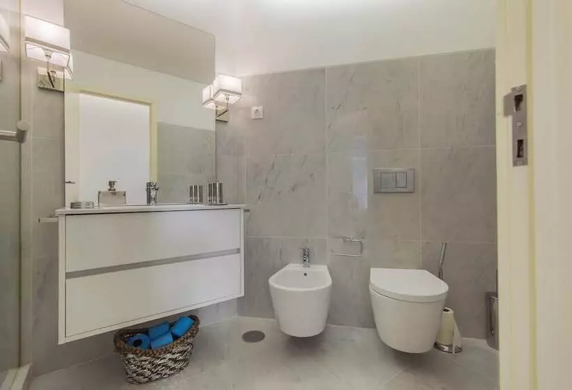 Cozy Seaview Apartment