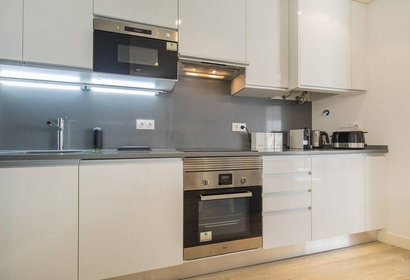 Cozy Seaview Apartment