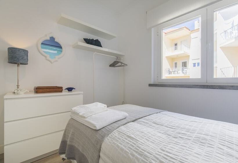 Cozy Seaview Apartment