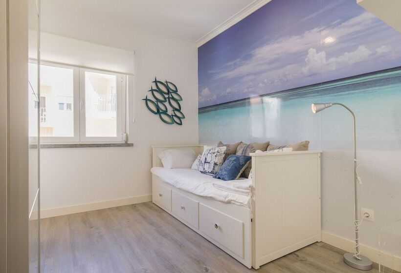 Cozy Seaview Apartment