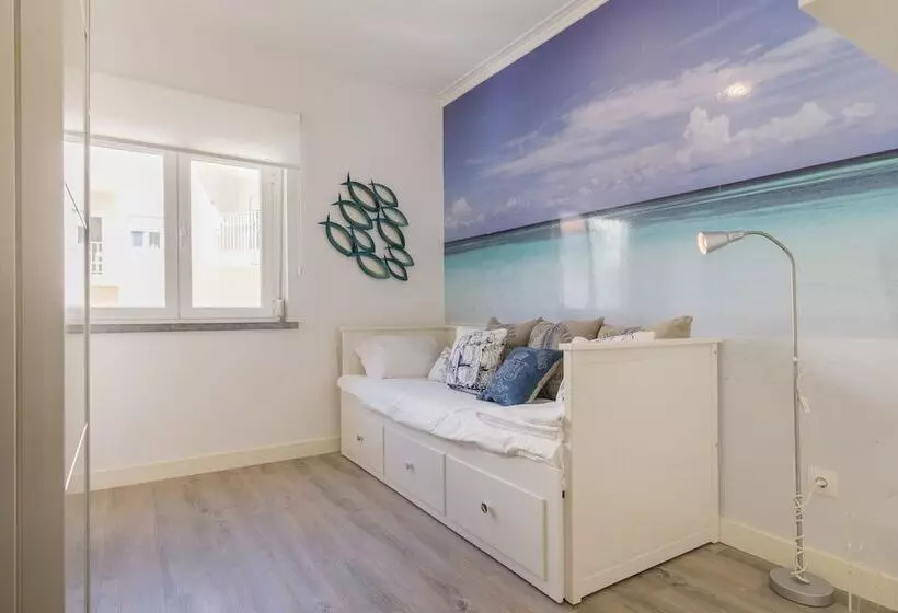 Cozy Seaview Apartment