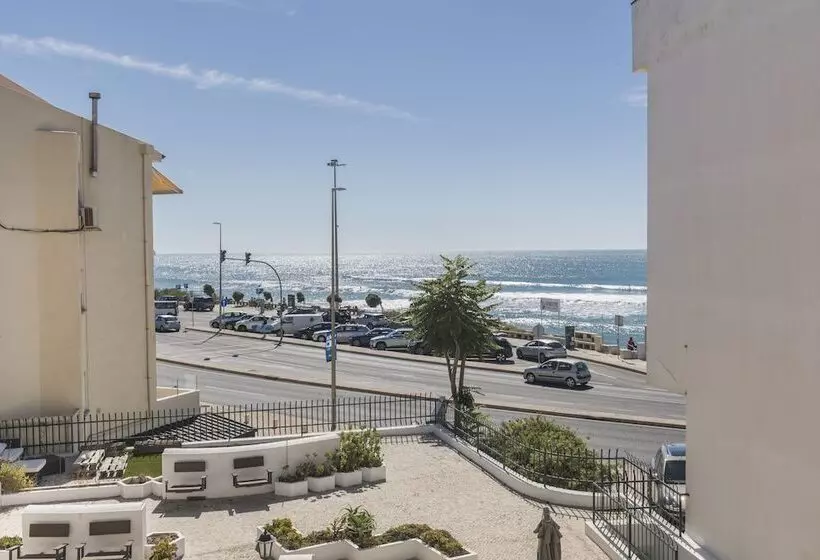 Cozy Seaview Apartment