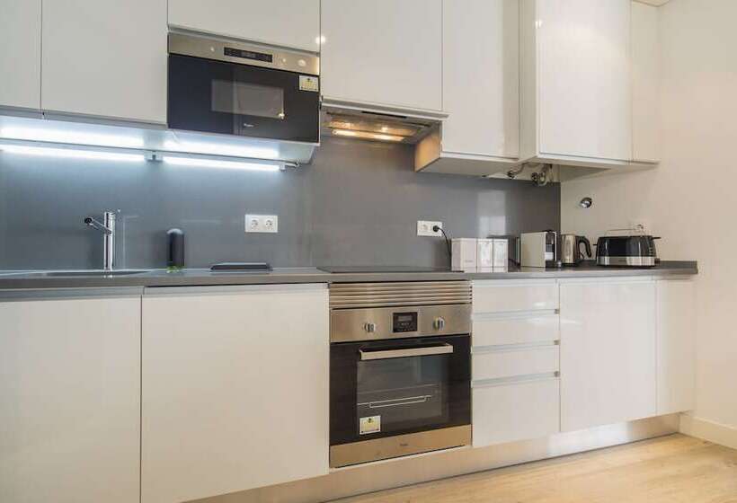 Cozy Seaview Apartment