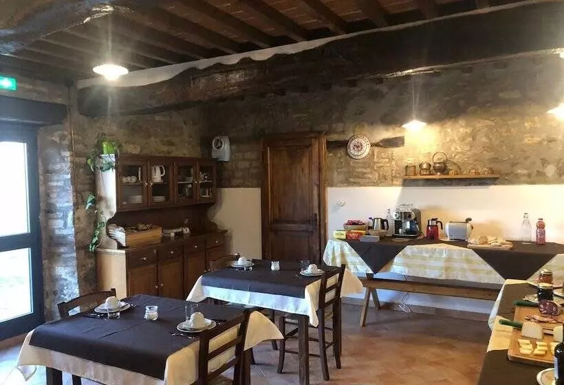 Maaseutuhotelli Agriturismo Oliviera Winery & Hiking