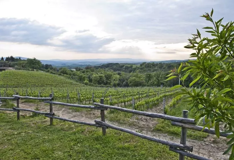 Maaseutuhotelli Agriturismo Oliviera Winery & Hiking