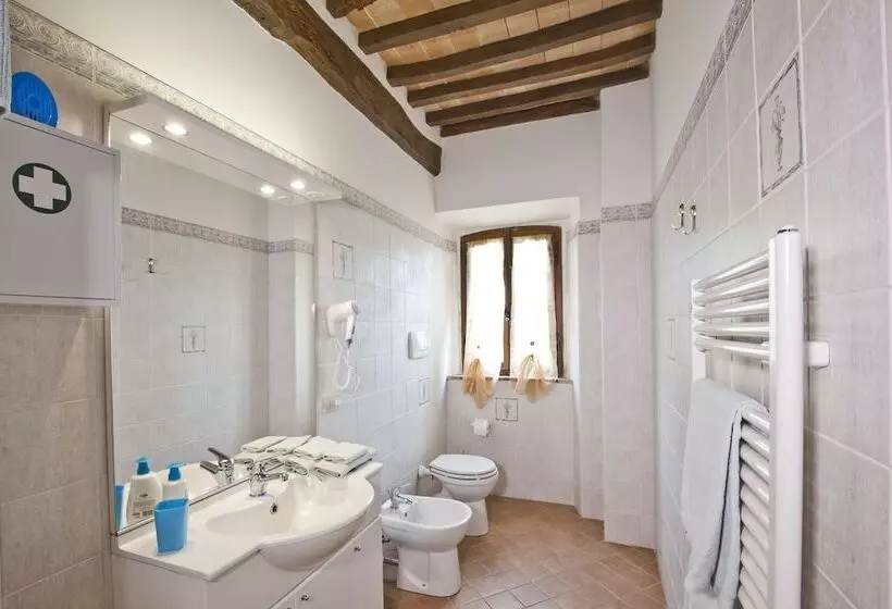 Maaseutuhotelli Agriturismo Oliviera Winery & Hiking