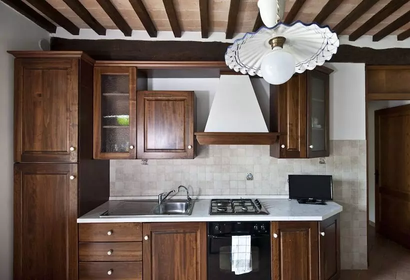 Maaseutuhotelli Agriturismo Oliviera Winery & Hiking