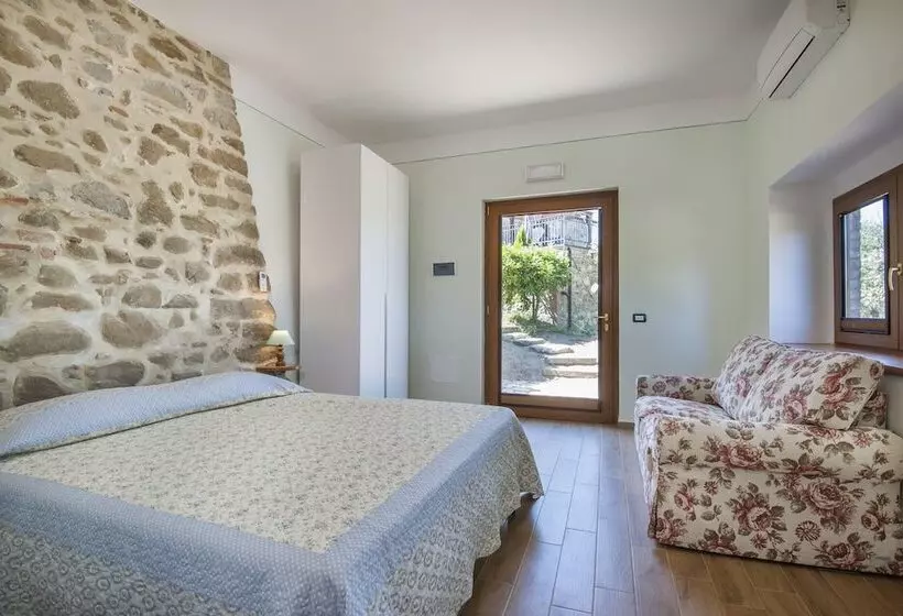 Maaseutuhotelli Agriturismo Oliviera Winery & Hiking