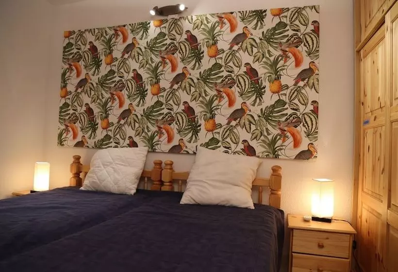 Les Pieds Dand L Eau