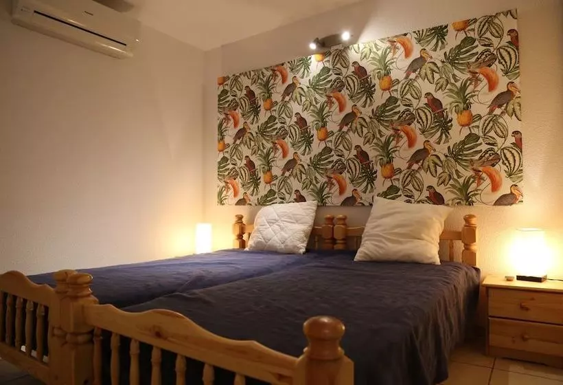 Les Pieds Dand L Eau