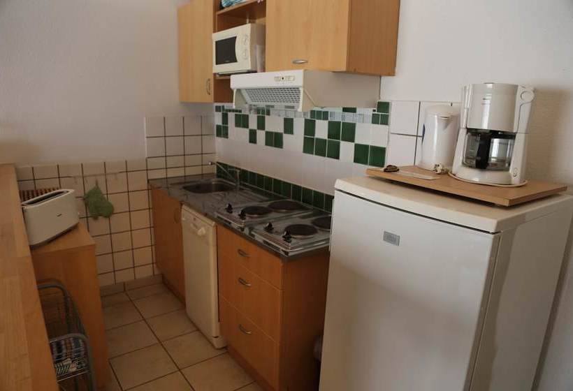 Les Pieds Dand L Eau