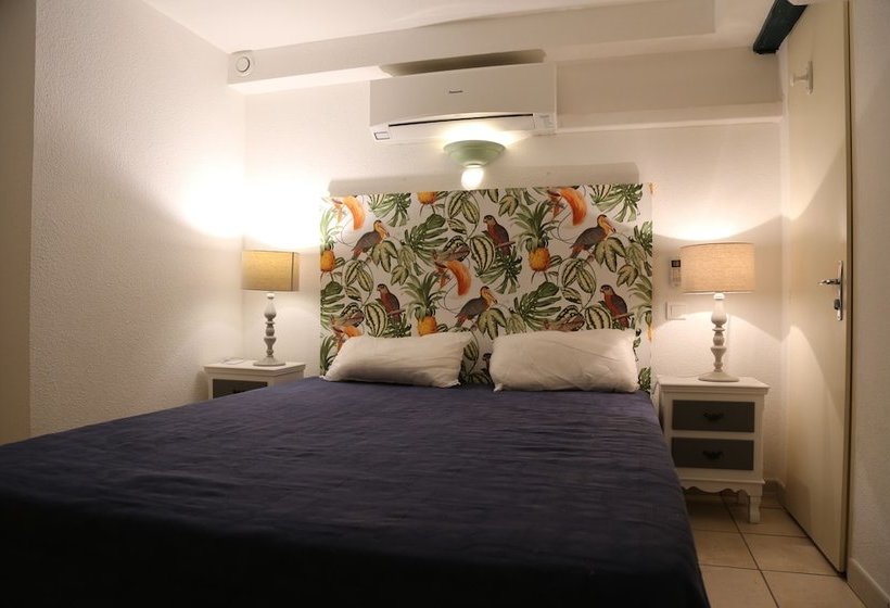 Les Pieds Dand L Eau