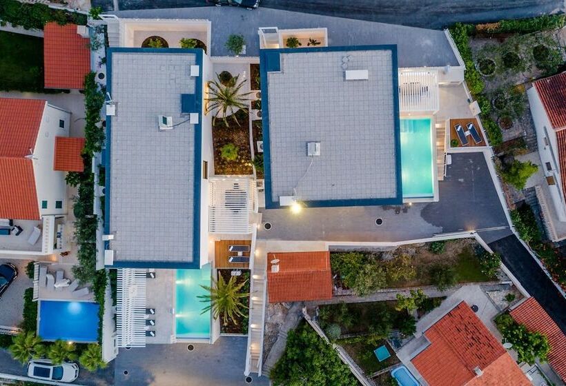 Luxury Villa Soleil With Swimming Pool